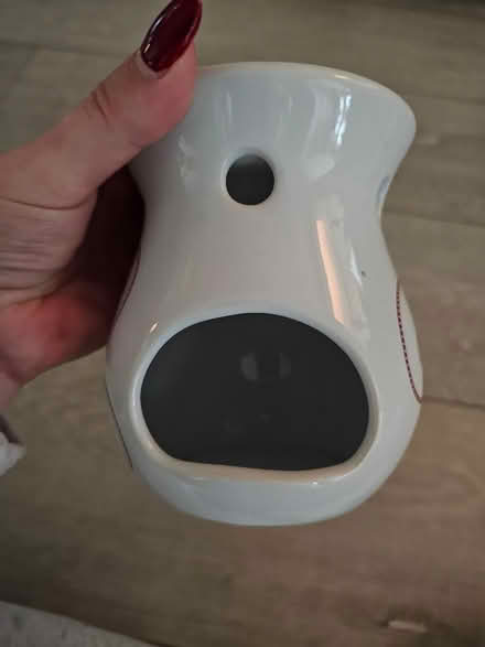 Photo of free Yankee Candle Ceramic Wax Burner (Redhill RH1) #3