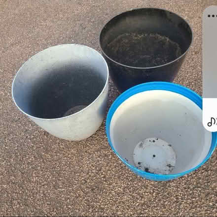 Photo of free Plastic plant pots (Hartford PE29) #1