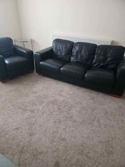 Photo of free 3+1 Sofa set (Daisy Hill BL5) #2