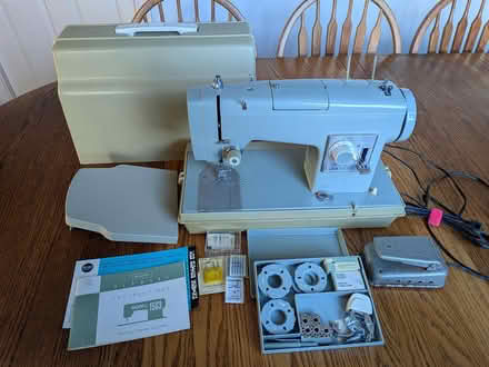 Photo of free Sewing Machine-DOES NOT WORK (MV near Cuesta & Springer) #1