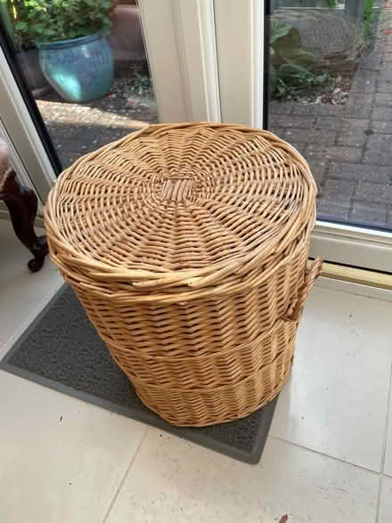 Photo of free Cane basket with handles and lid no 4 (Addiscombe CR0) #1