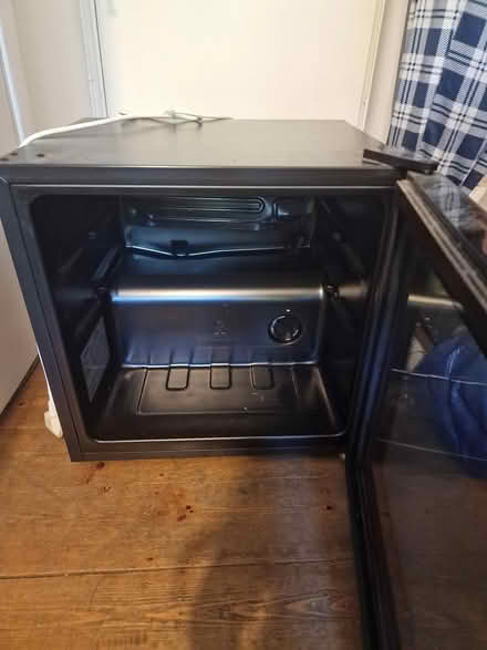 Photo of free Wine cooler (earls court W8) #3