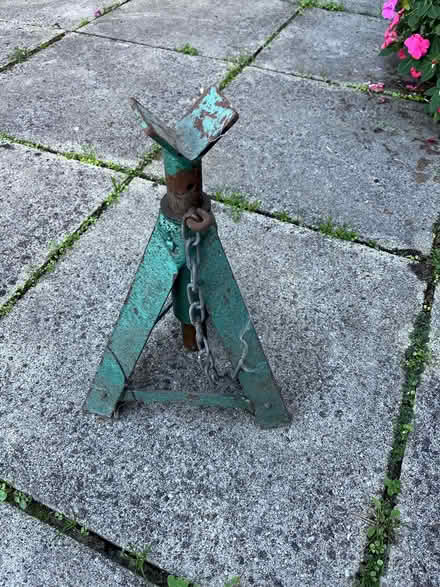 Photo of free single car support (Havant PO9) #1