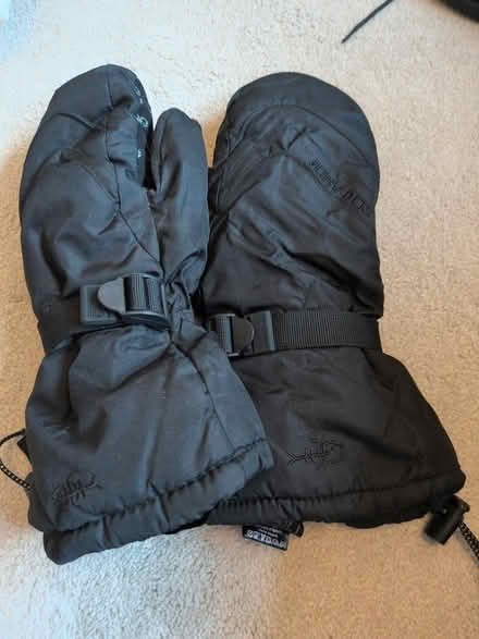 Photo of free Winter gloves (W5) #1