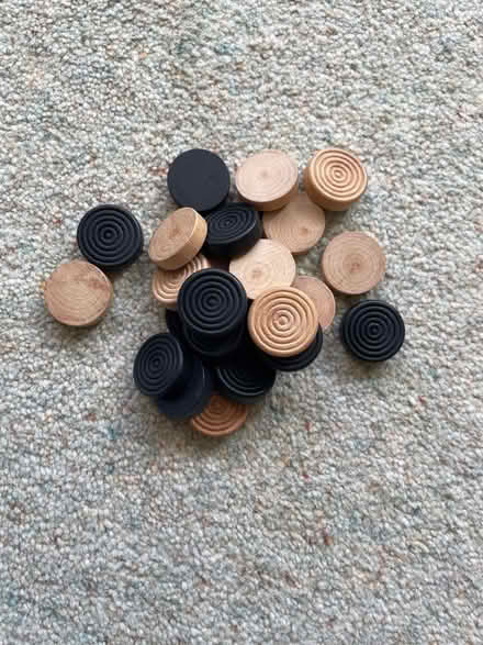 Photo of free Chess/Draughts board solid wood and pieces (De Parys MK40) #3