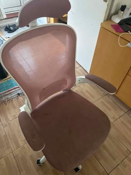 Photo of free Office chair (New Malden) #3