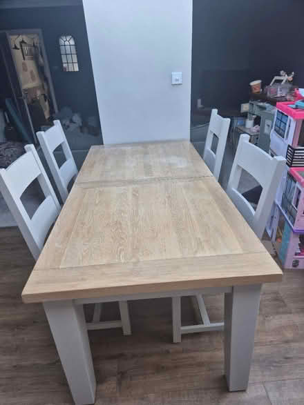 Photo of free Extendable Dining Table & 4 Chairs (SK5) #1
