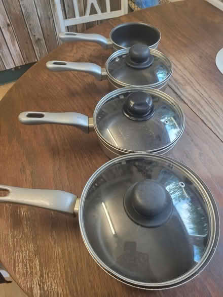 Photo of free 4 saucepans with lids (Wigmore Medway ME8) #2