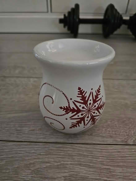 Photo of free Yankee Candle Ceramic Wax Burner (Redhill RH1) #2