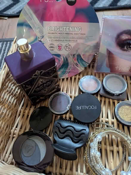 Photo of free Beauty/ makeup bits (Caversham RG4) #2