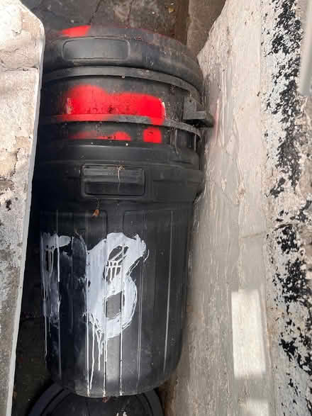Photo of free Black bin (Stoke newington N16) #1