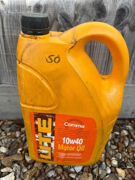 Photo of free Car engine oil - Comma (Vale of White Horse SN7) #1