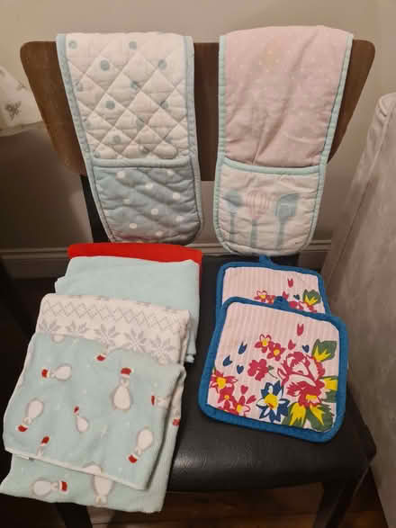 Photo of free Teatowels, oven gloves (Bradley Stoke BS32) #1