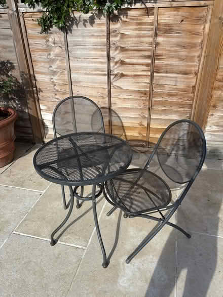 Photo of free Garden table and chairs (SW18) #1