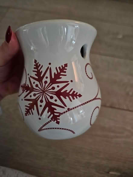 Photo of free Yankee Candle Ceramic Wax Burner (Redhill RH1) #1
