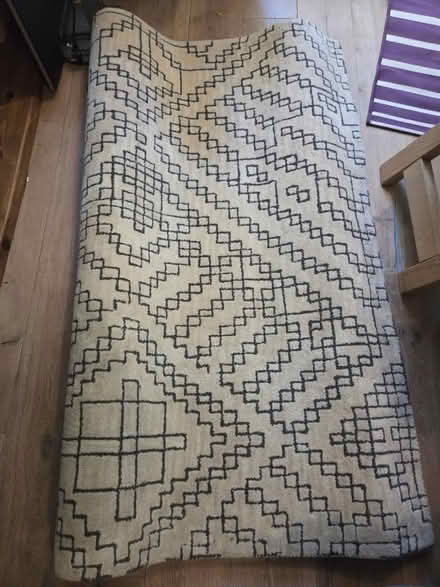 Photo of free Patterned rug (Holloway N7) #2