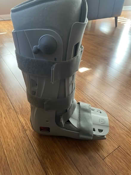 Photo of free Walking boot / air cast (Trelawny Circle L5n6n9) #2