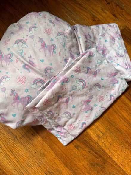 Photo of free Twin Fitted Sheet & 2 Pillowcases (Clason Point Bronx NY) #1