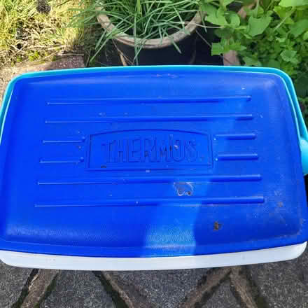 Photo of free Large Cooler box. 28l (Warlingham CR6) #3