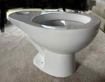 Photo of free Basin and corner toilet (Kendal LA9) #4