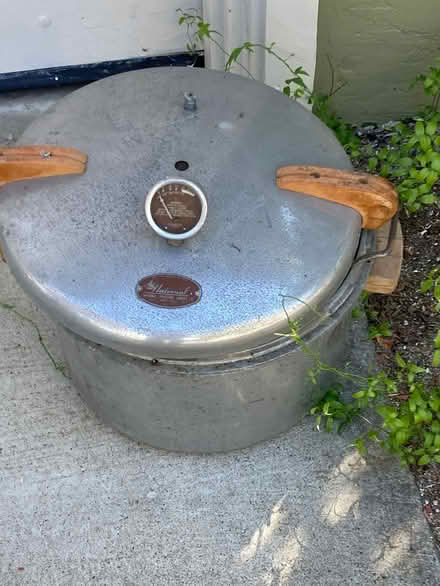 Photo of free Vintage pressure canner (Near the Cupertino Library) #1