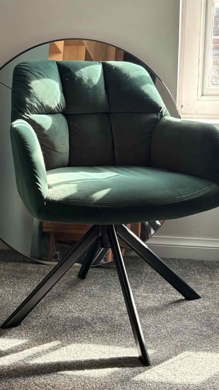 Photo of free Green chair (Kennington SE11) #1