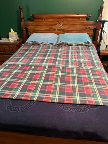 Photo of free Bedroom set (Somersworth) #1