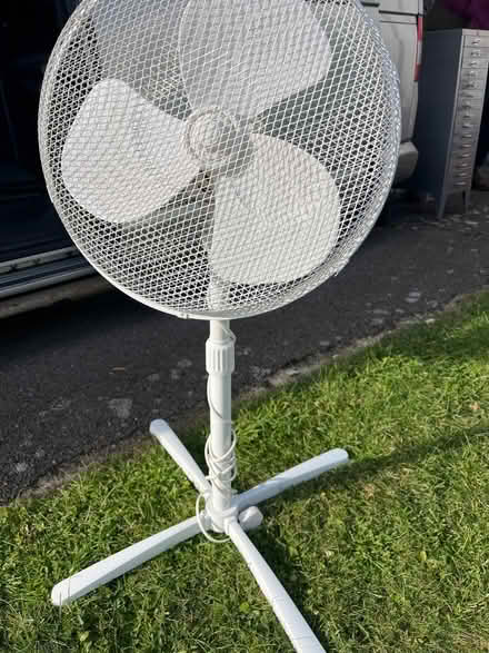 Photo of free Floor standing fan (Letchworth SG6) #1