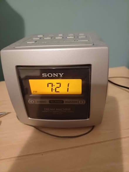 Photo of free Analogue radio alarm clock (London Rd, HW HP11) #1