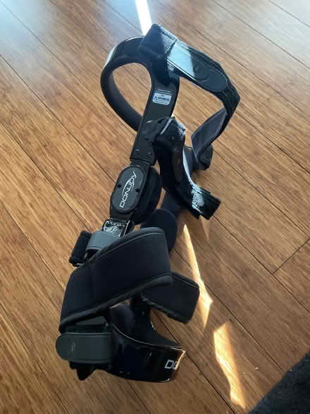 Photo of free Titanium Knee brace (Trelawny Circle L5n6n9) #2