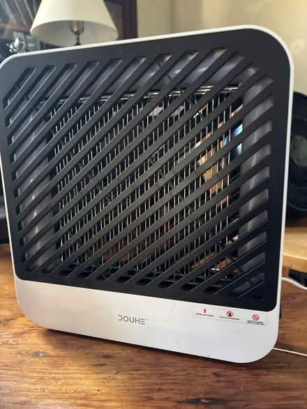 Photo of free Douhe electric mosquito killer (Barrytown/Red Hook 12507) #1