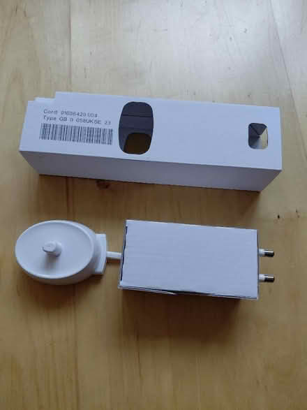 Photo of free Oral B electric toothbrush charger (Wadsley S6) #2