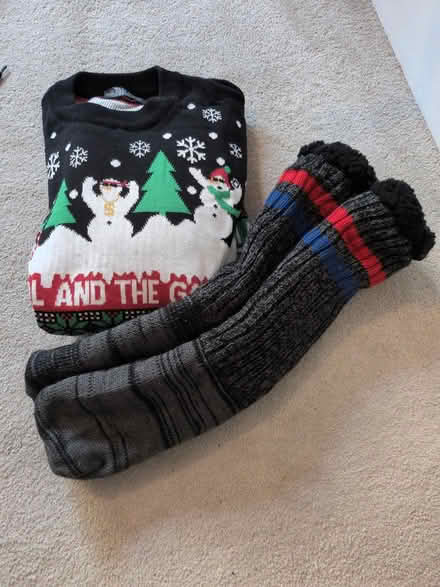 Photo of free Xmas jumper & socks (W5) #1