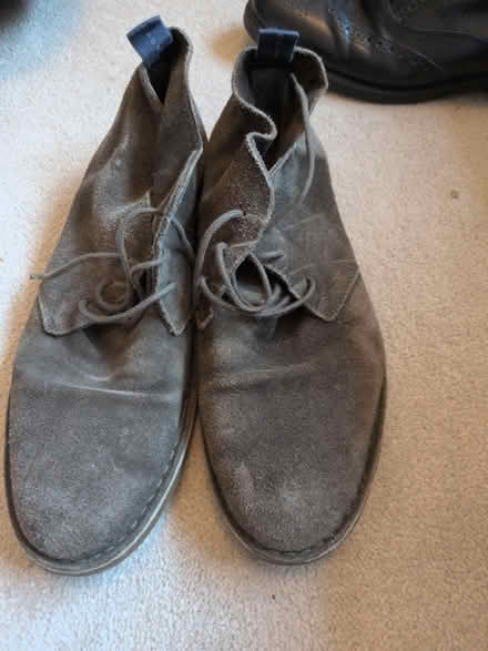 Photo of free Mens shoes size 9 (W5) #1