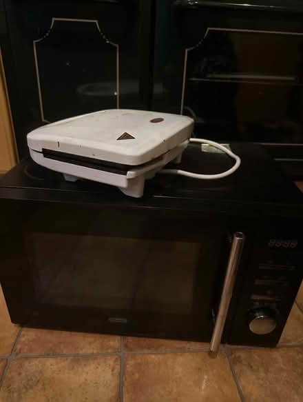 Photo of free Microwave and sandwich (Br2 6AR) #1