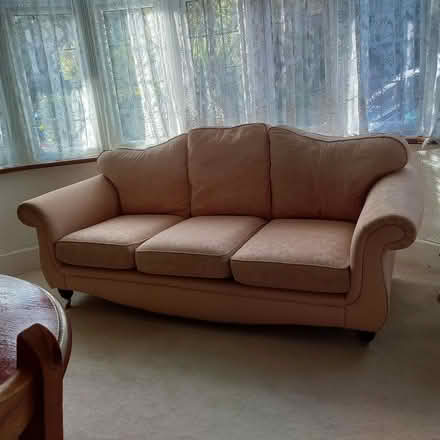 Photo of free Classic vintage pink sofa set (2-seater and 3-seater) (Sanderstead CR2) #3