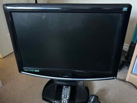 Photo of free Logik tv with dvd player (Chalgrove OX44) #1