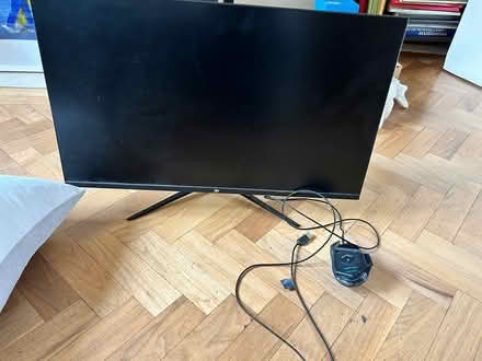 Photo of free Monitor and mouse (NW8 6EL) #1