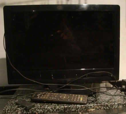Photo of free 16" tv/dvd (Wallington SM6) #1