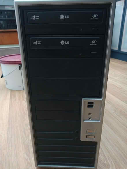 Photo of free Tower PC .... (Carterton OX18) #4