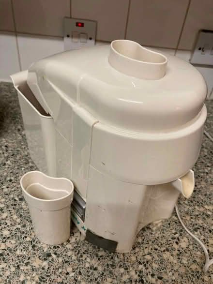 Photo of free Juicer (Finchley road statio) #2