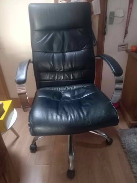 Photo of free Leather office chair (Lower Morden SM4) #3
