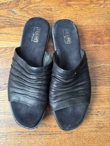 Photo of free Size 7.5 black sandals (Clason Point Bronx NY) #1