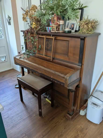 Photo of free Piano (Kendal LA9) #1