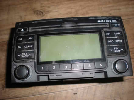 Photo of free Hyundai i30 2010 Head Unit Radio/CD (Bradford BD1) #1
