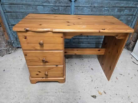 Photo of free Desk (Little Chalfont HP6) #1