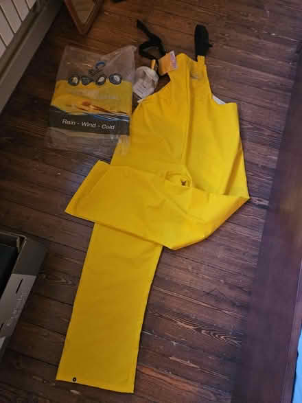Photo of free Men's overalls (E20BA) #1
