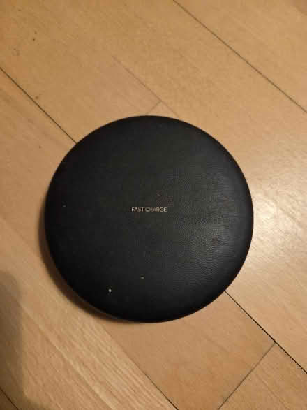 Photo of free Samsung wireless charger (Notting Hill Gate W2) #1