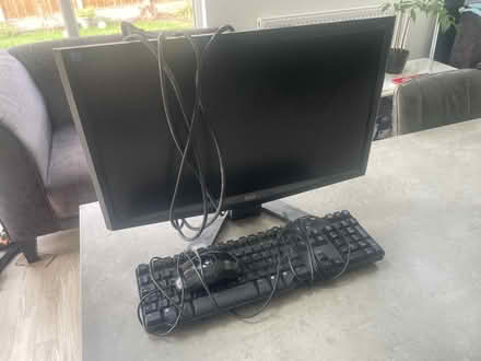 Photo of free Monitor, keyboard mouse (Chelmsford CM2) #1