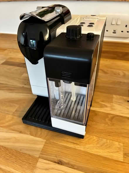 Photo of free Nespresso DeLonghi coffee machine (Coundon CV6) #3